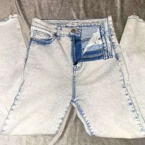 90s so the bleached tight skinny jeggins.